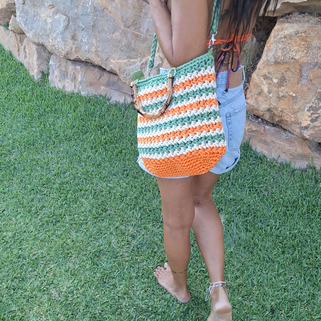 Bolso Boho Tejido con Asa de Madera