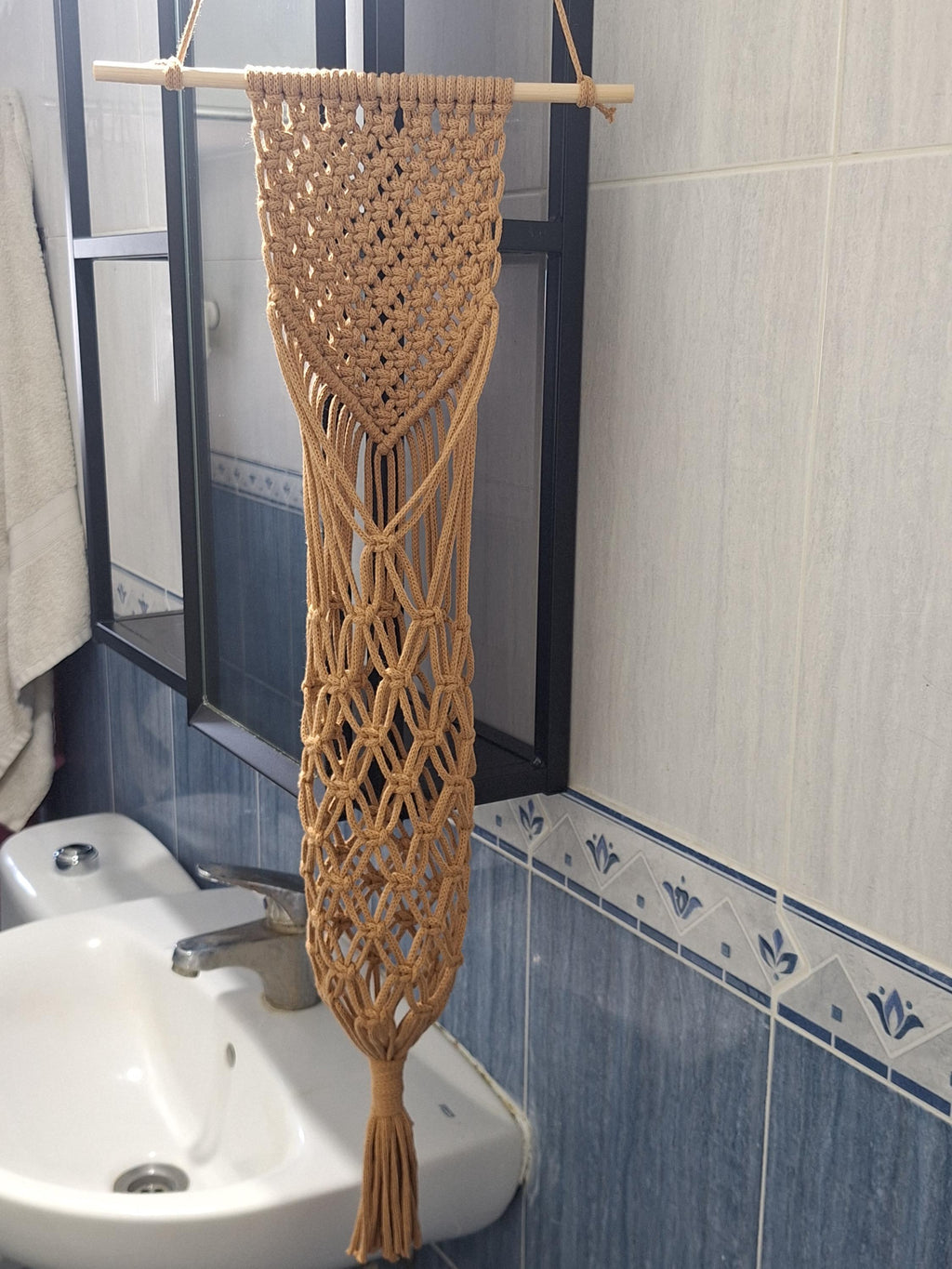 Porta rollo de macramé